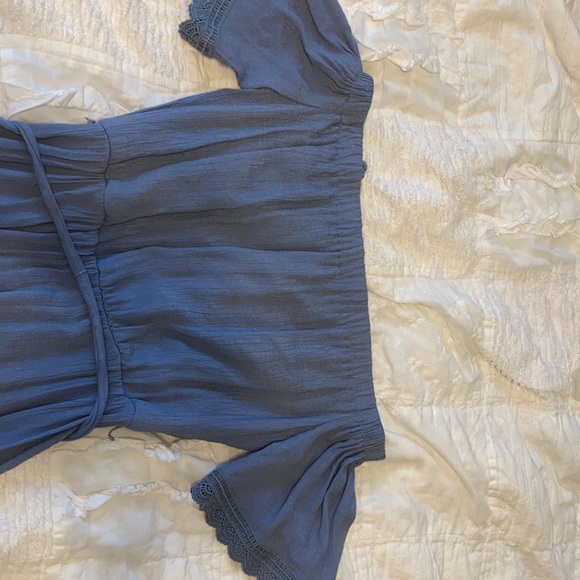 Off-shoulder dress!!! - Picture 3 of 4